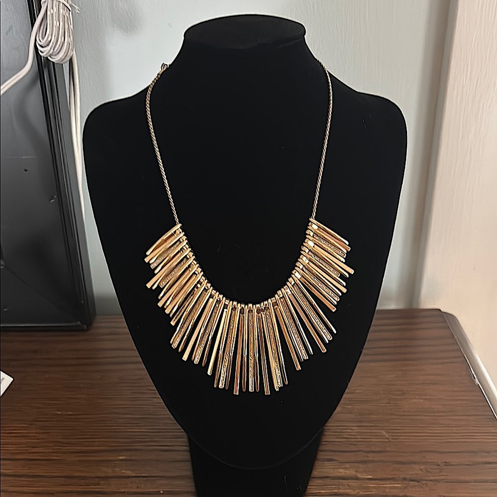 Elegant Gold Necklace